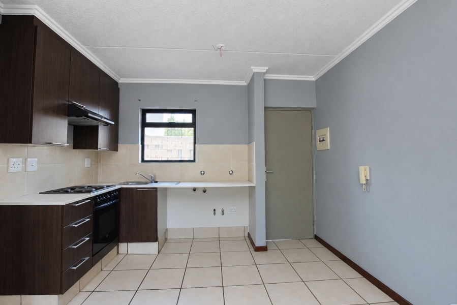 To Let 1 Bedroom Property for Rent in Lonehill Gauteng