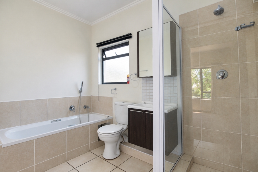 To Let 1 Bedroom Property for Rent in Lonehill Gauteng