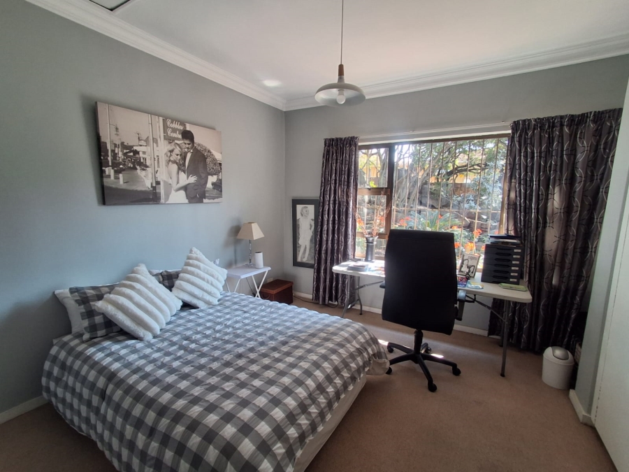 3 Bedroom Property for Sale in Glenvista Gauteng