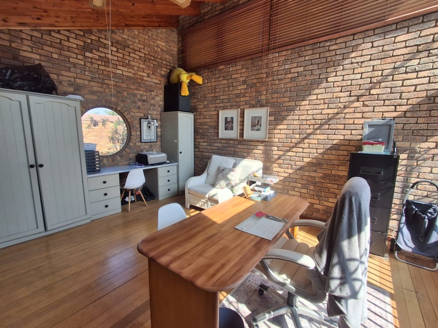 3 Bedroom Property for Sale in Glenvista Gauteng