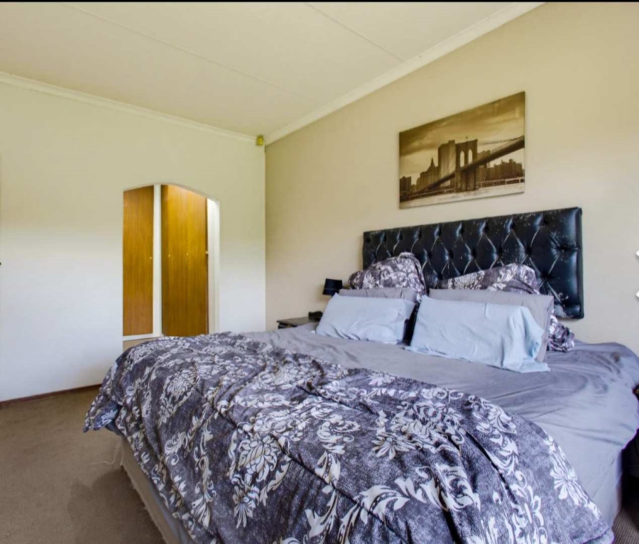 5 Bedroom Property for Sale in Albemarle Gauteng