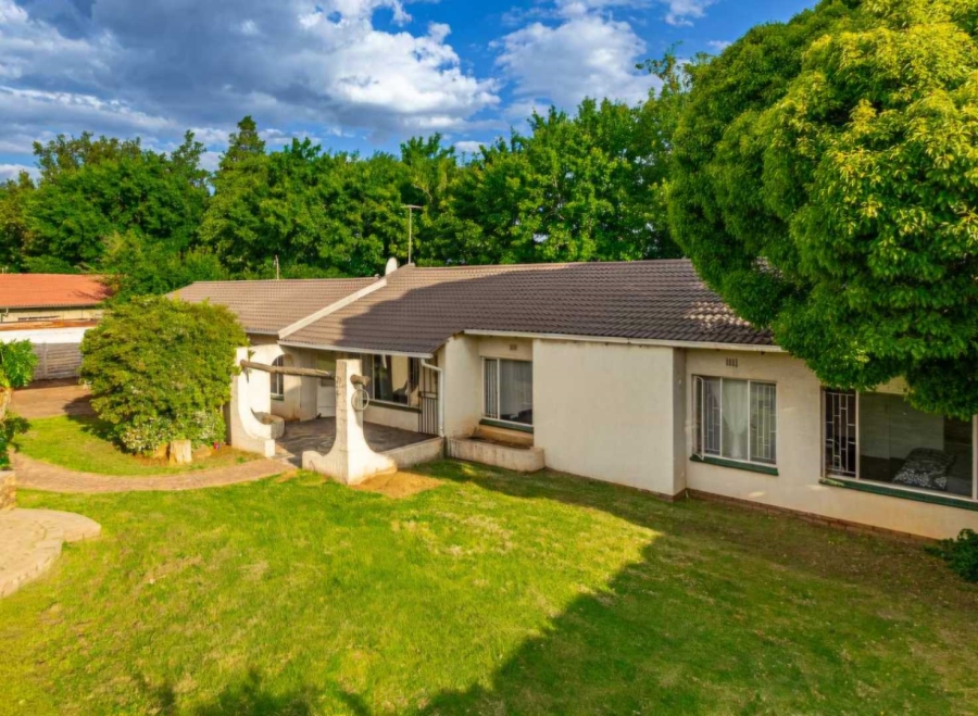 5 Bedroom Property for Sale in Albemarle Gauteng