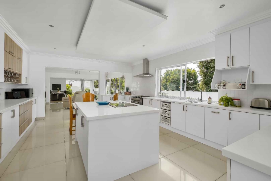 To Let 4 Bedroom Property for Rent in Bryanston Gauteng