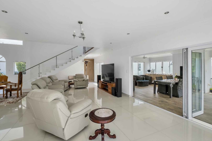 To Let 4 Bedroom Property for Rent in Bryanston Gauteng