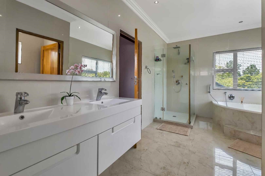 To Let 4 Bedroom Property for Rent in Bryanston Gauteng