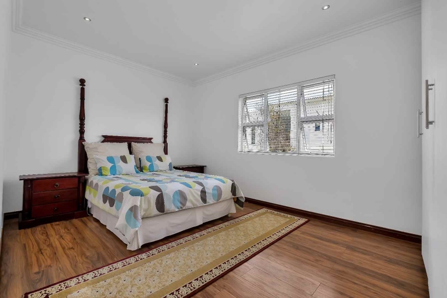 To Let 4 Bedroom Property for Rent in Bryanston Gauteng