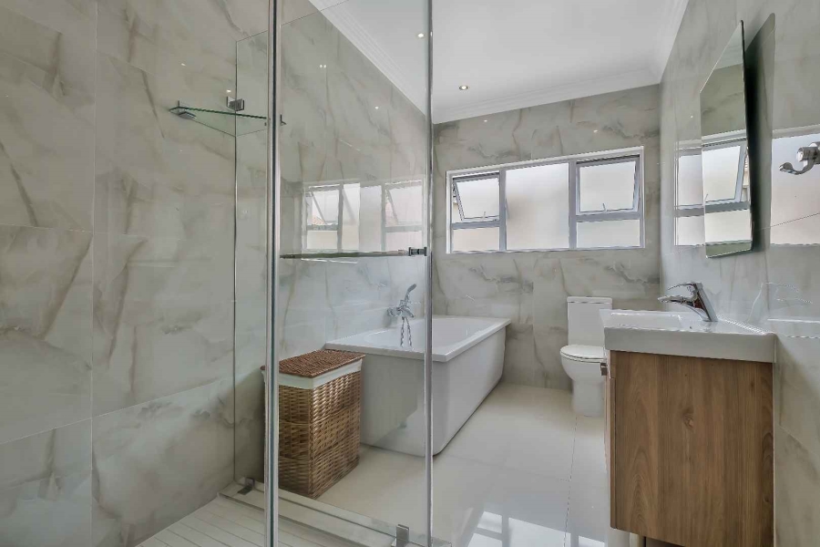 To Let 4 Bedroom Property for Rent in Bryanston Gauteng