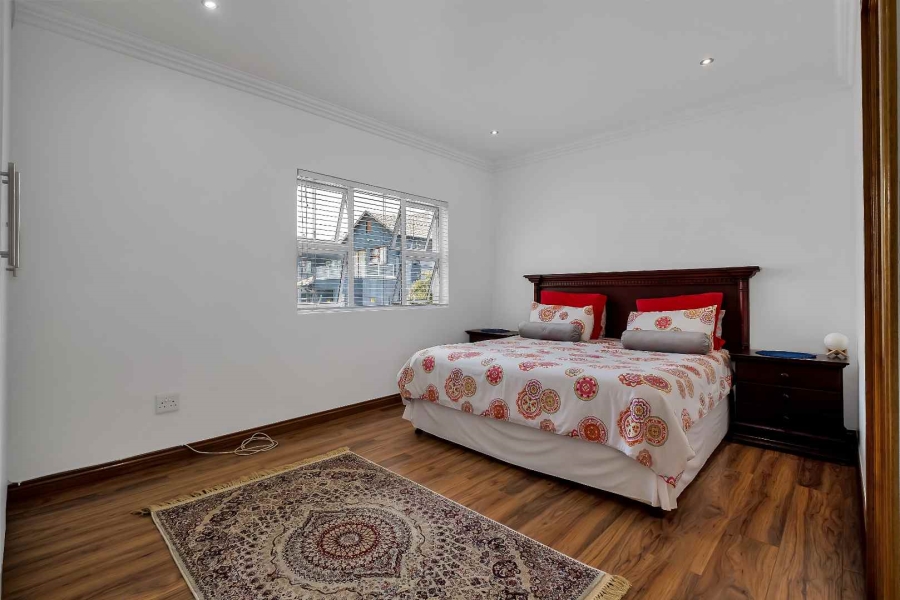 To Let 4 Bedroom Property for Rent in Bryanston Gauteng