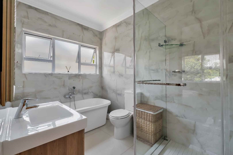 To Let 4 Bedroom Property for Rent in Bryanston Gauteng