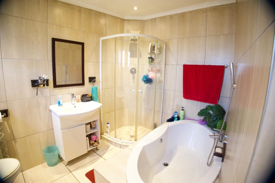 3 Bedroom Property for Sale in Sunnyridge Gauteng