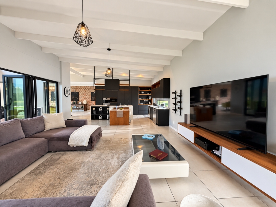 4 Bedroom Property for Sale in Cedar Creek Gauteng