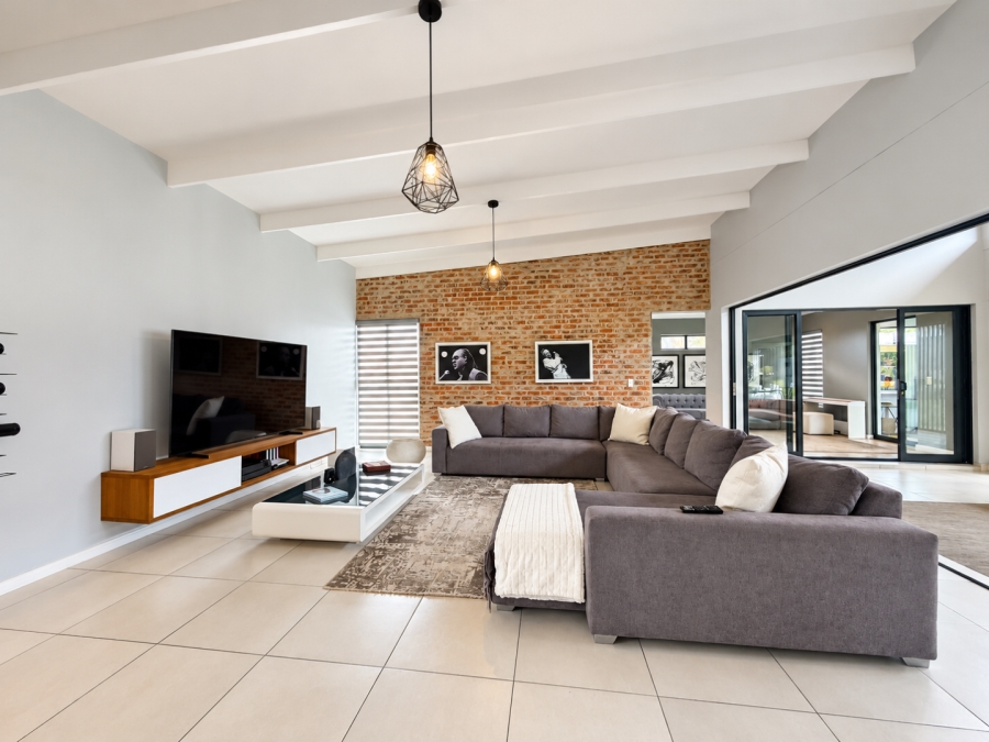 4 Bedroom Property for Sale in Cedar Creek Gauteng