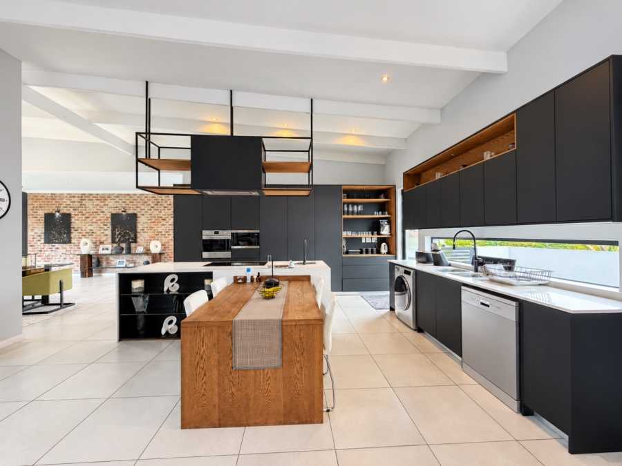 4 Bedroom Property for Sale in Cedar Creek Gauteng