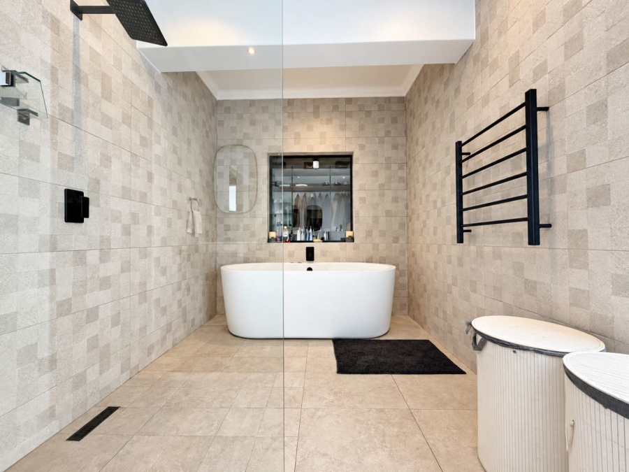 4 Bedroom Property for Sale in Cedar Creek Gauteng