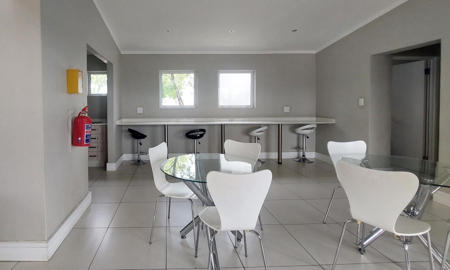 To Let 2 Bedroom Property for Rent in Paulshof Gauteng