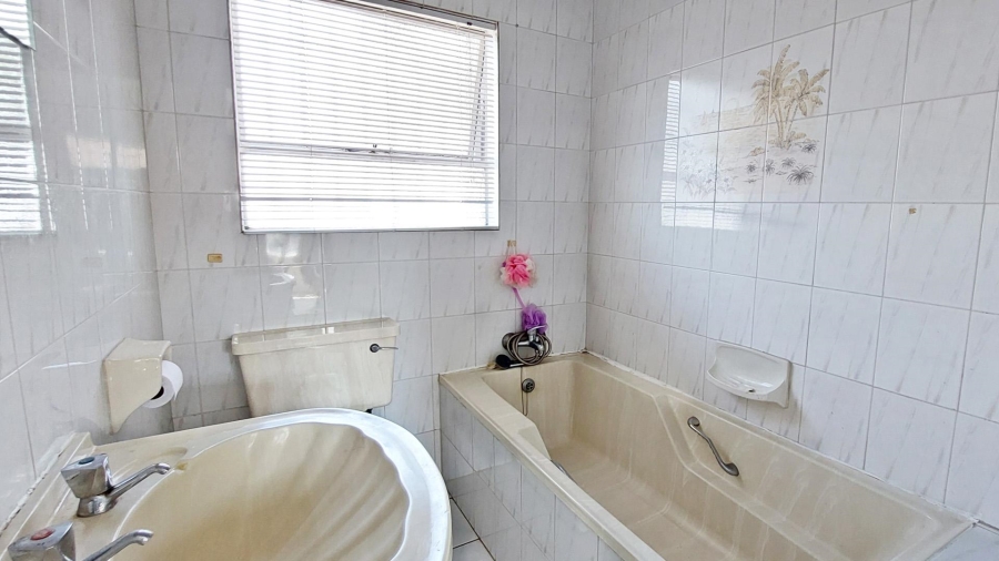 3 Bedroom Property for Sale in Raceview Gauteng