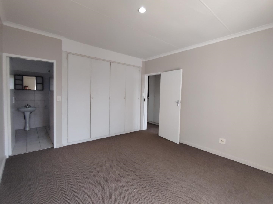 3 Bedroom Property for Sale in Zwartkop Gauteng