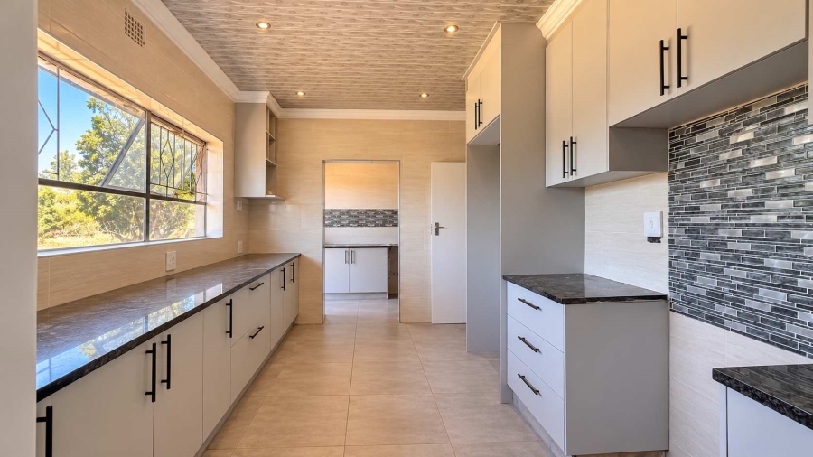 4 Bedroom Property for Sale in Discovery Gauteng