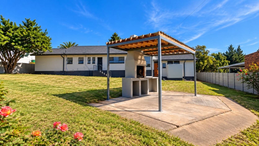 4 Bedroom Property for Sale in Discovery Gauteng
