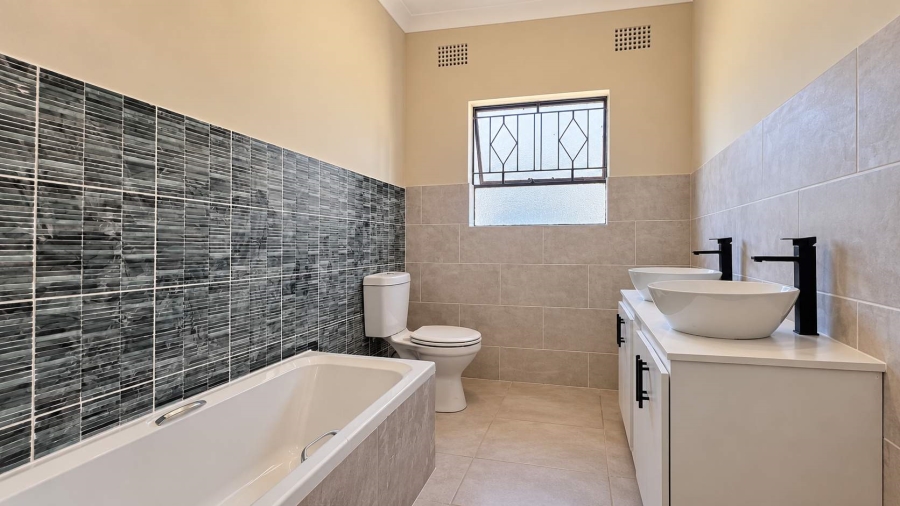 4 Bedroom Property for Sale in Discovery Gauteng
