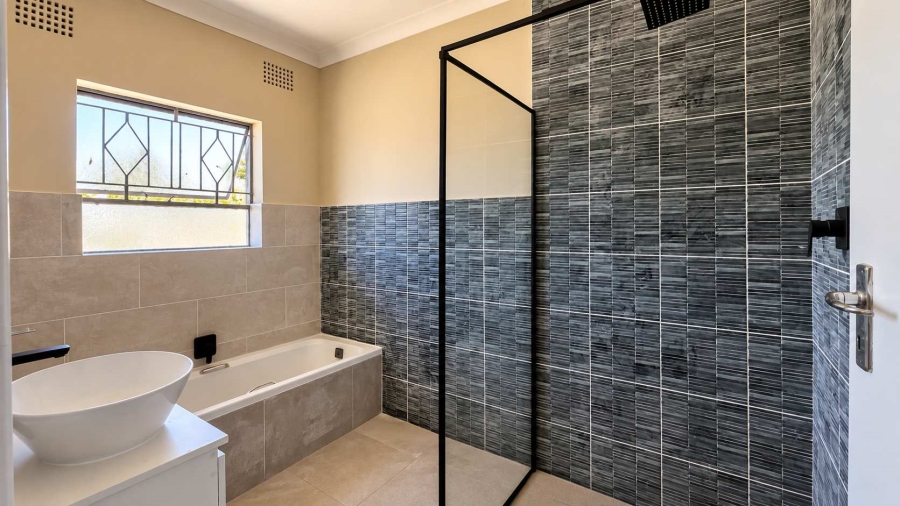 4 Bedroom Property for Sale in Discovery Gauteng