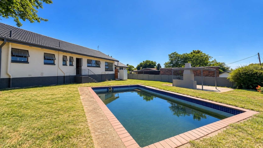 4 Bedroom Property for Sale in Discovery Gauteng