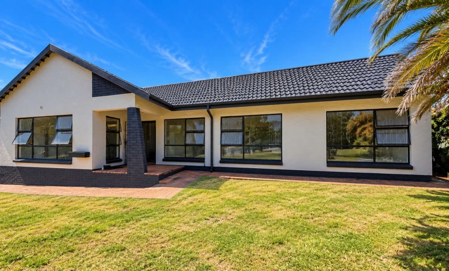 4 Bedroom Property for Sale in Discovery Gauteng
