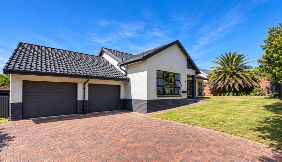 4 Bedroom Property for Sale in Discovery Gauteng