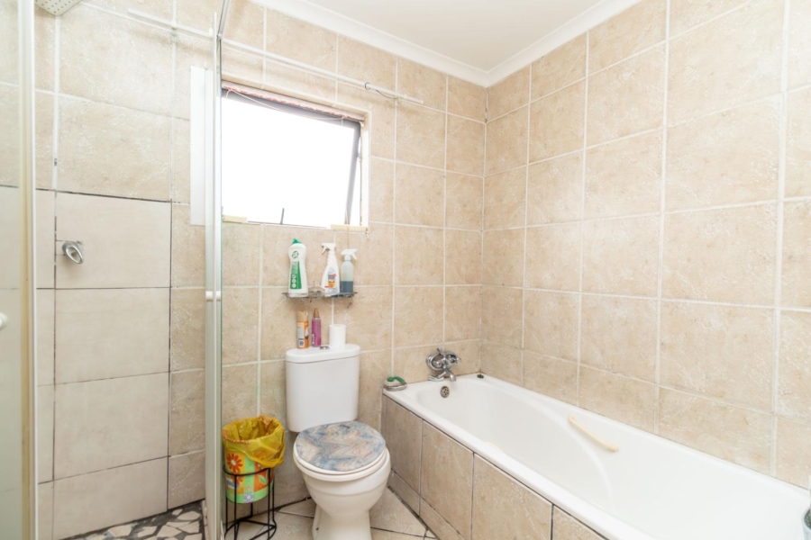 7 Bedroom Property for Sale in Cosmo City Gauteng