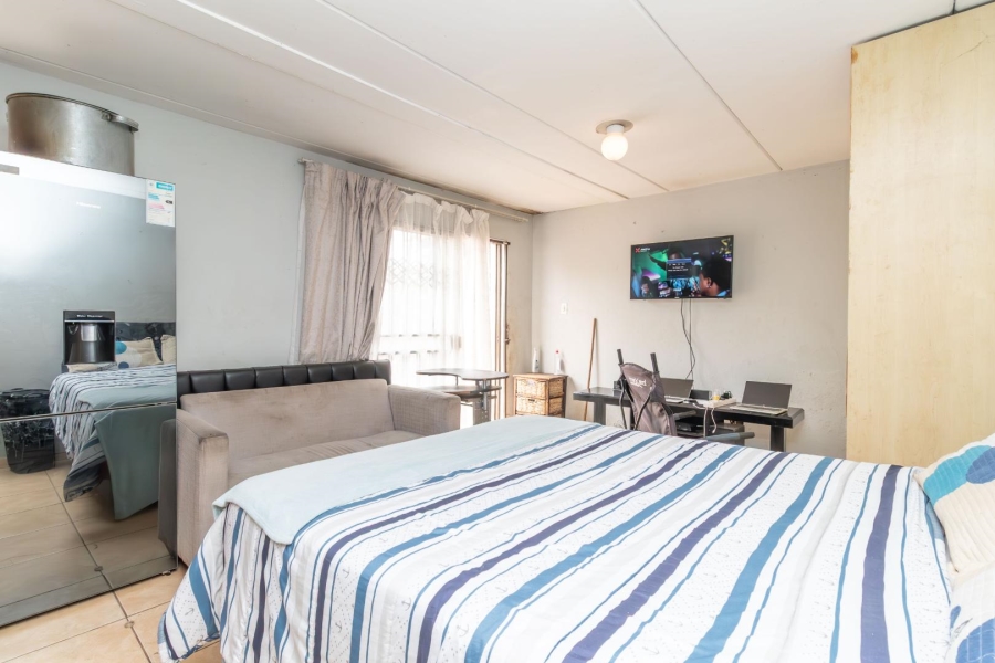 7 Bedroom Property for Sale in Cosmo City Gauteng