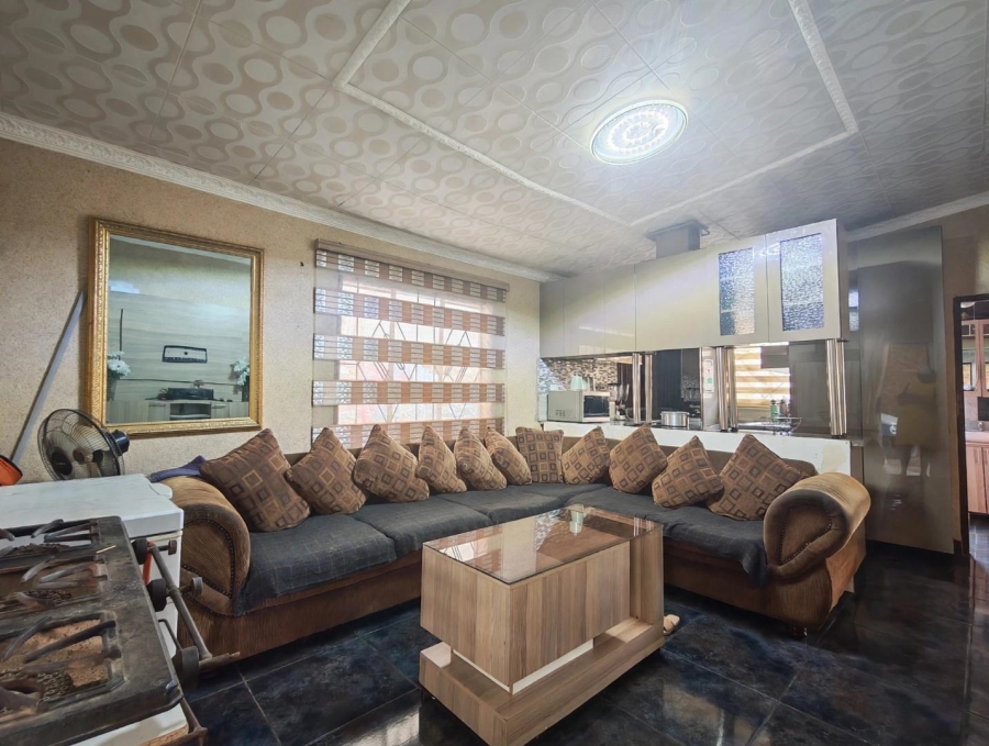8 Bedroom Property for Sale in Cosmo City Gauteng