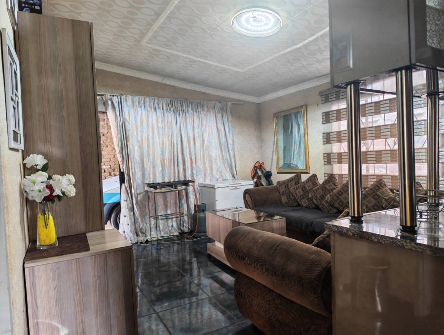 8 Bedroom Property for Sale in Cosmo City Gauteng
