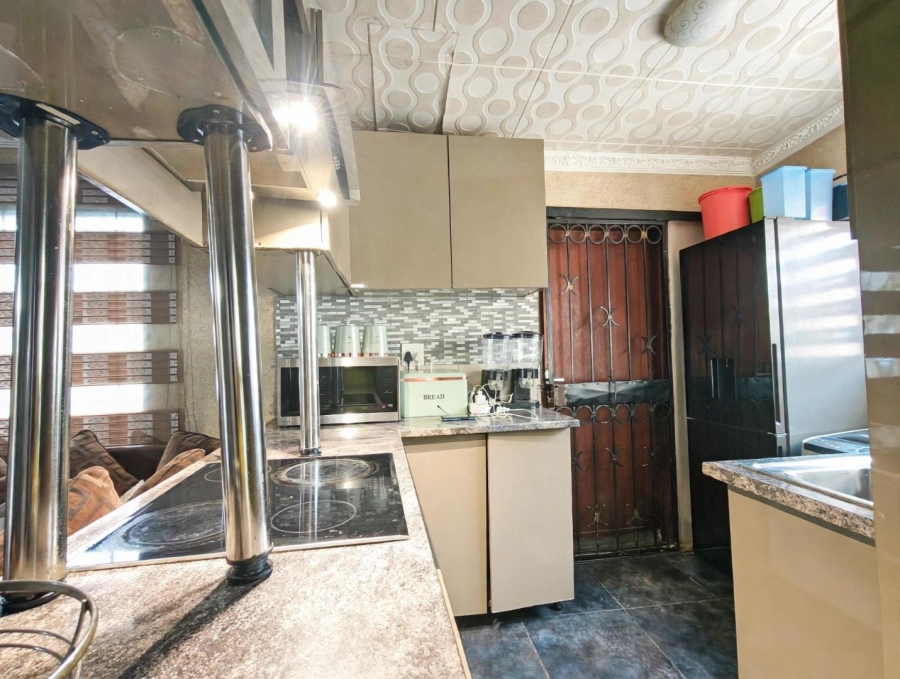 8 Bedroom Property for Sale in Cosmo City Gauteng