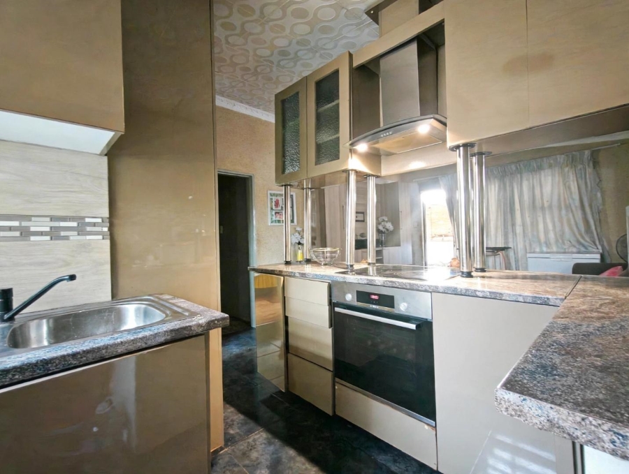 8 Bedroom Property for Sale in Cosmo City Gauteng