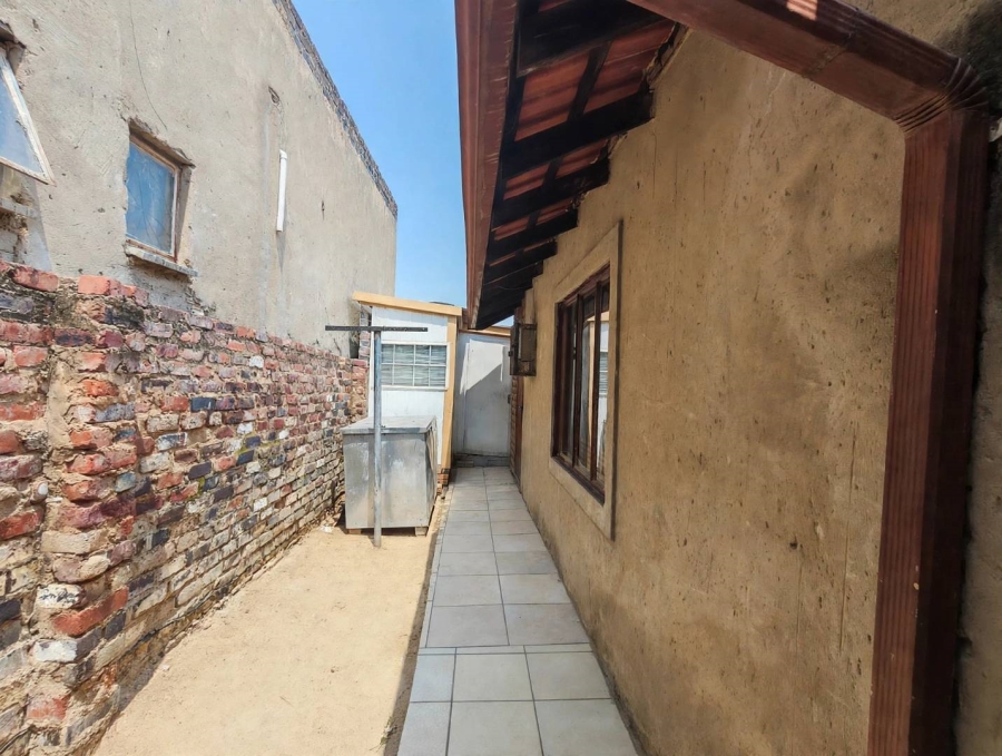 8 Bedroom Property for Sale in Cosmo City Gauteng