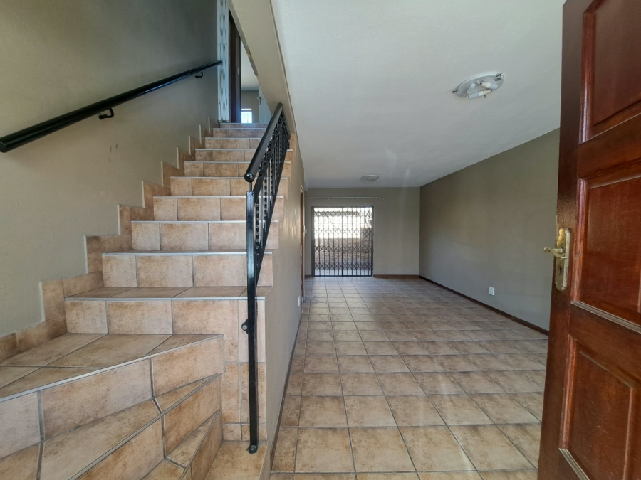 To Let 3 Bedroom Property for Rent in The Hill Gauteng