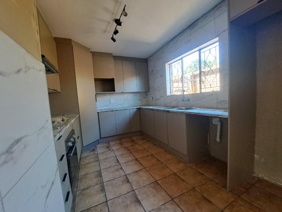 To Let 3 Bedroom Property for Rent in The Hill Gauteng