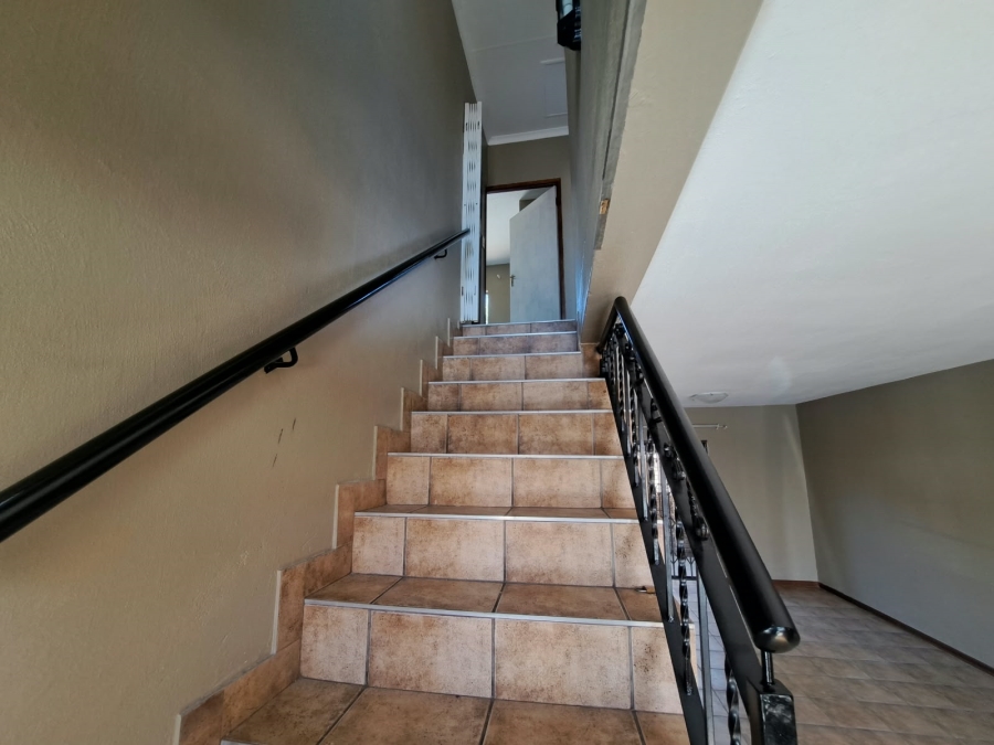 To Let 3 Bedroom Property for Rent in The Hill Gauteng