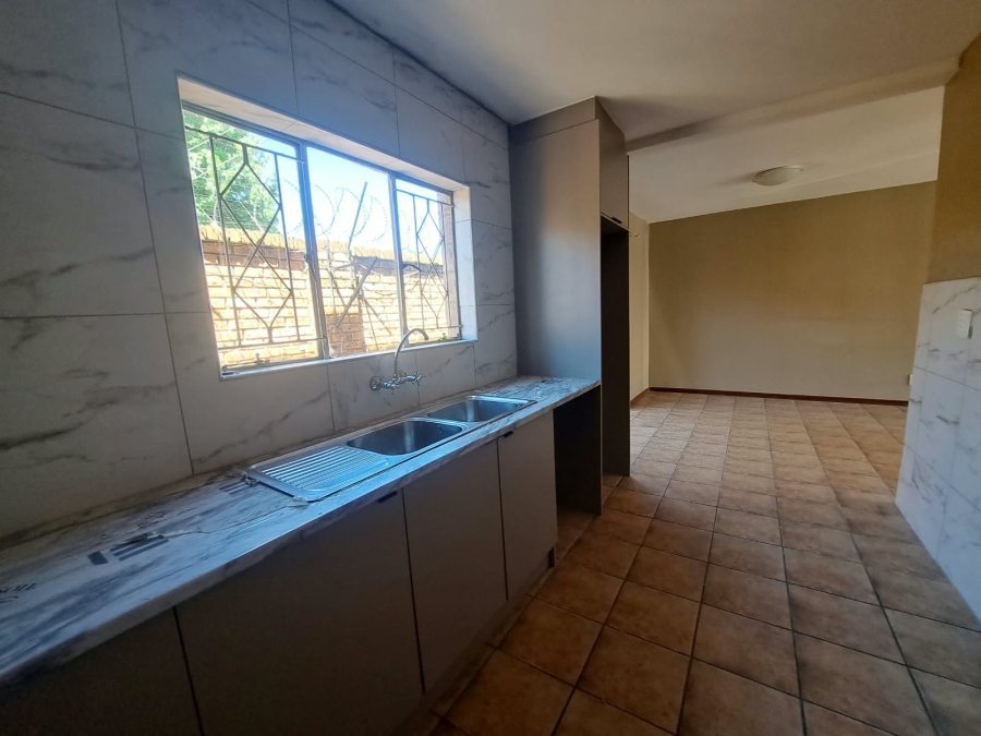 To Let 3 Bedroom Property for Rent in The Hill Gauteng