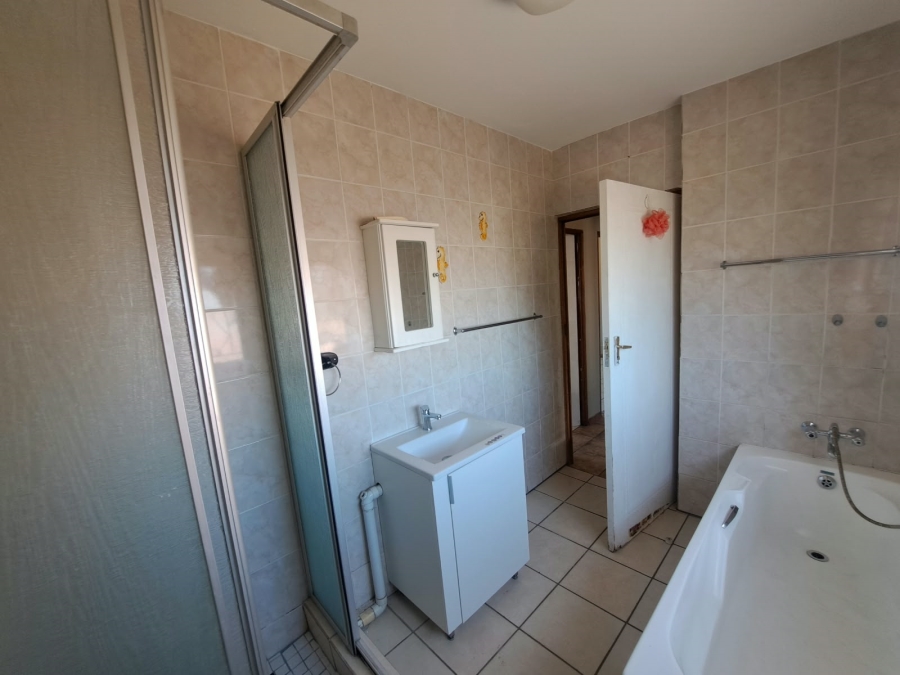 To Let 3 Bedroom Property for Rent in The Hill Gauteng