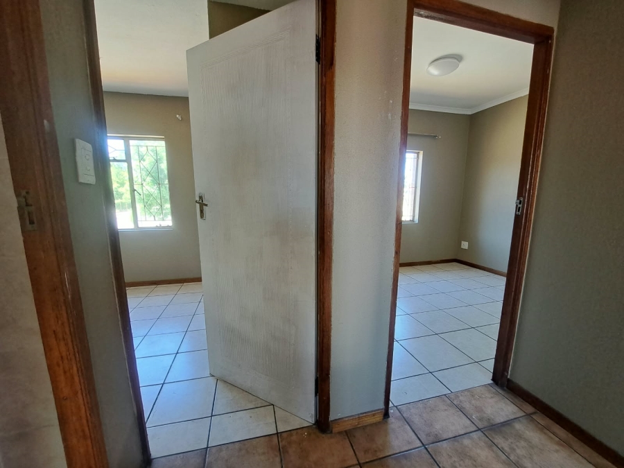 To Let 3 Bedroom Property for Rent in The Hill Gauteng