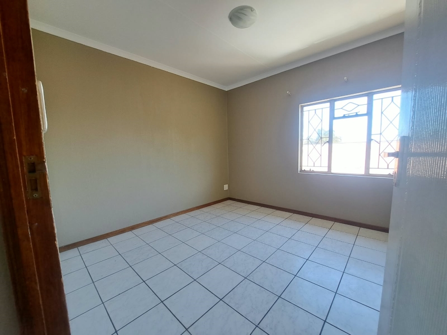 To Let 3 Bedroom Property for Rent in The Hill Gauteng