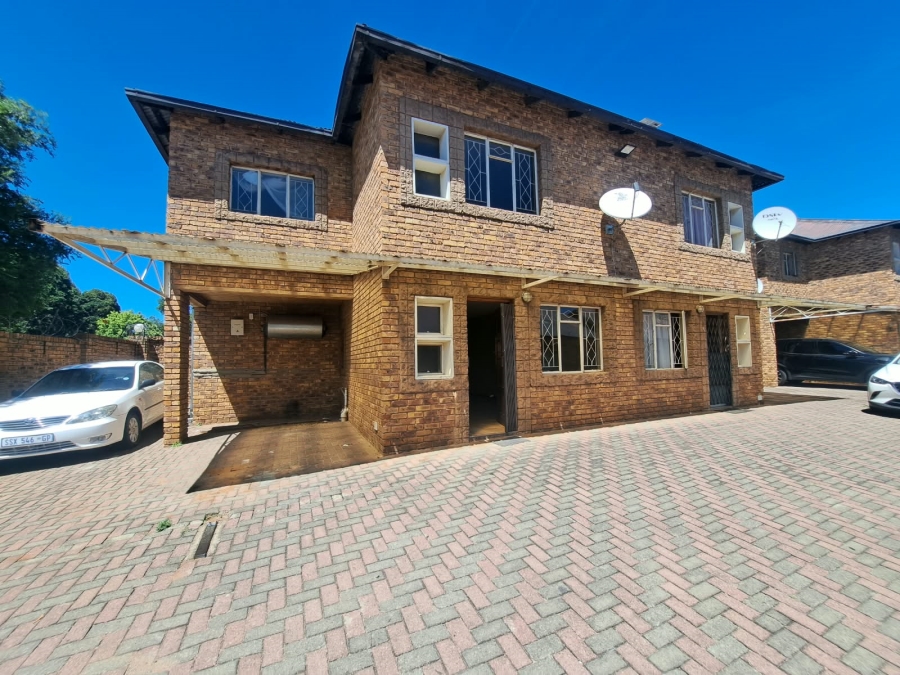 To Let 3 Bedroom Property for Rent in The Hill Gauteng