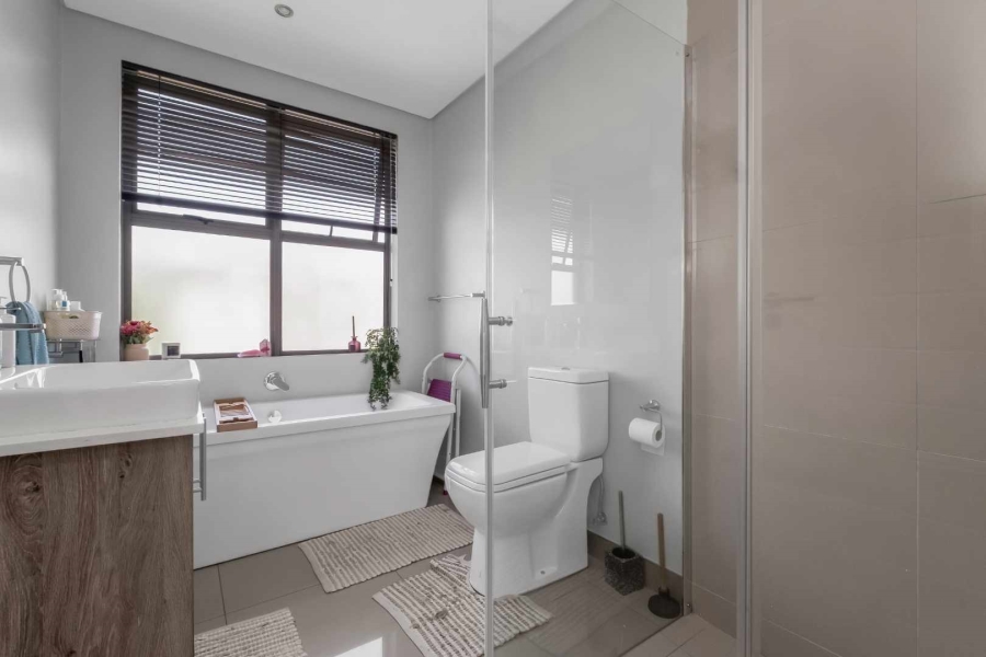2 Bedroom Property for Sale in Broadacres Gauteng