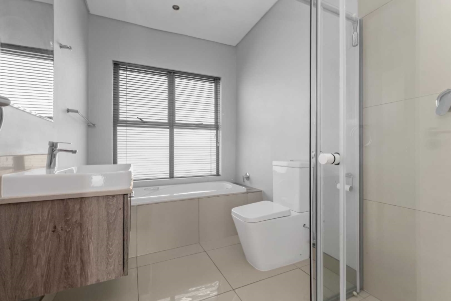 2 Bedroom Property for Sale in Broadacres Gauteng