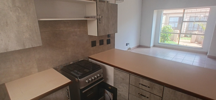 2 Bedroom Property for Sale in Birchleigh North Gauteng