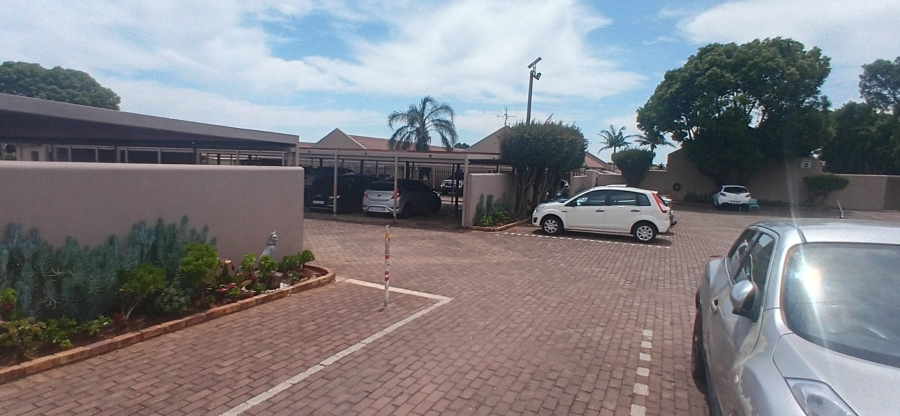 2 Bedroom Property for Sale in Birchleigh North Gauteng