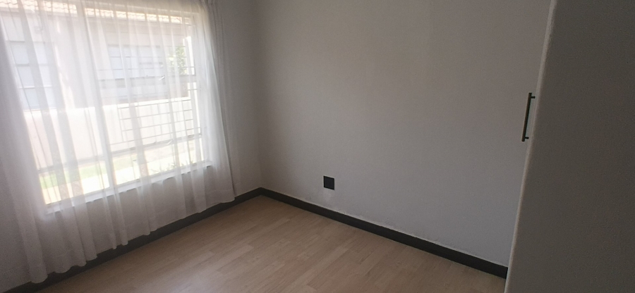 2 Bedroom Property for Sale in Birchleigh North Gauteng