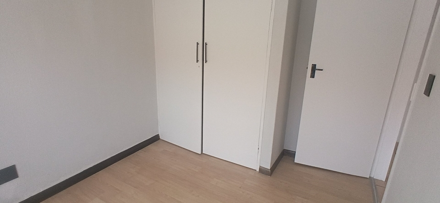 2 Bedroom Property for Sale in Birchleigh North Gauteng