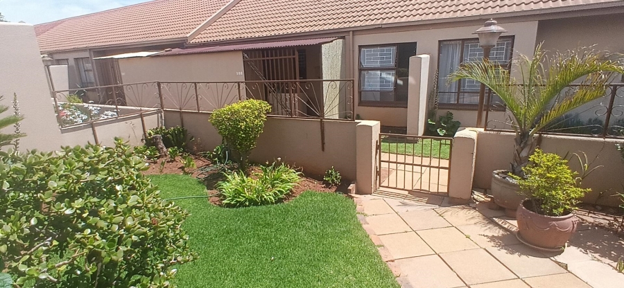 2 Bedroom Property for Sale in Birchleigh North Gauteng